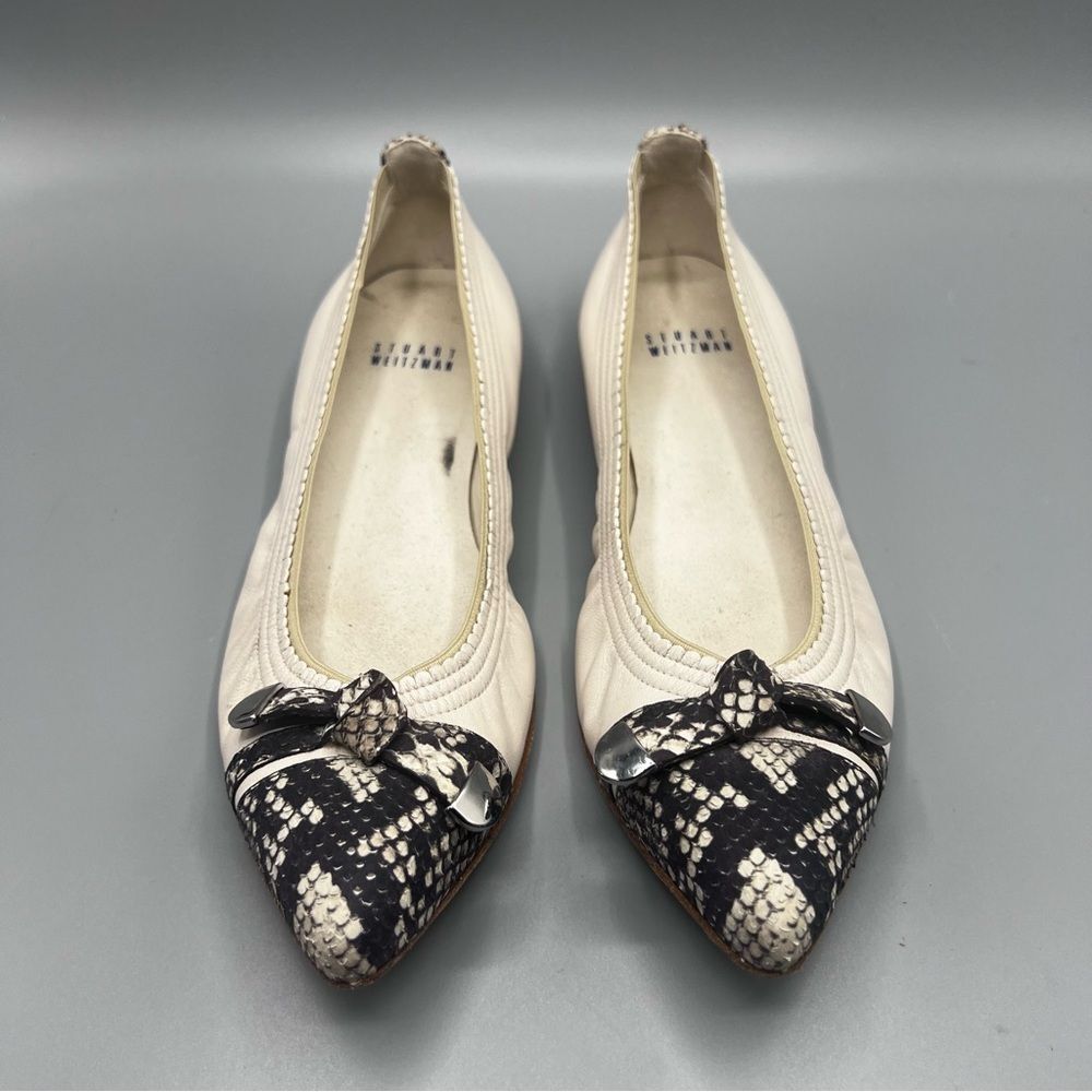 Stuart Weitzman Cream and Black Leather Snakeskin Women's Flats - Picture 2 of 6